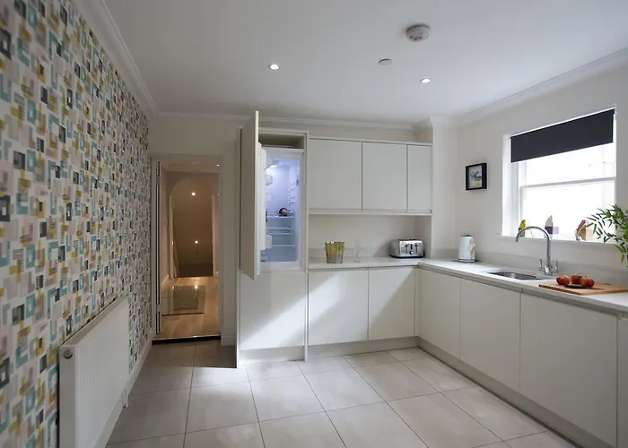 Ceres Newly Refurbished 3 Bedroom In Heart Of Bath
