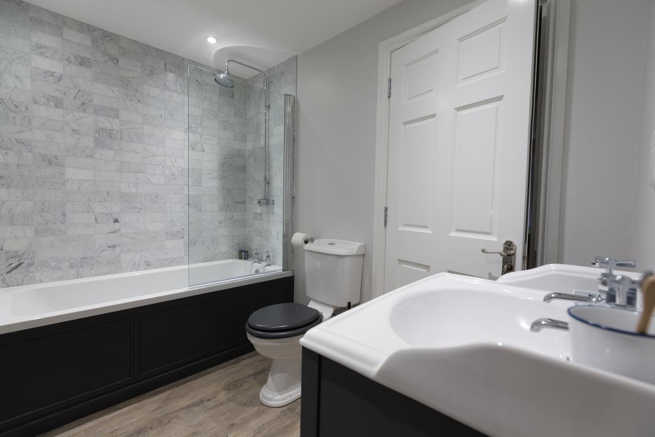 Ceres Newly Refurbished 3 Bedroom In Heart Of * Бат